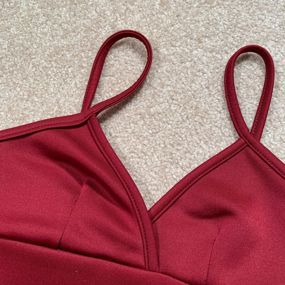 Cropped Tank Top - Picture 3 of 4